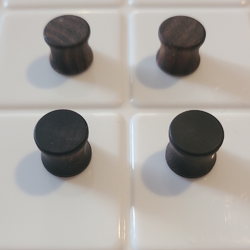 00g 2 Pairs of Organic Wood Double Flared Saddle Ear Tunnels Plugs